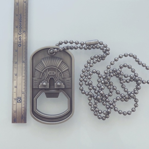 Very Rare - OAKLEY Dog Tag Bottle Opener with Chain - Picture 1 of 3